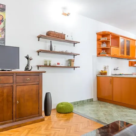 Vivid One Bedroom Apartment, With Terrace & Garden Dubrovnik