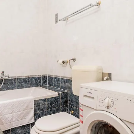 דירה Vivid One Bedroom Apartment, With Terrace & Garden דוברובניק